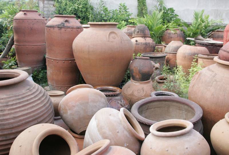 Unglazed terracotta pottery in Denpasar, Bali