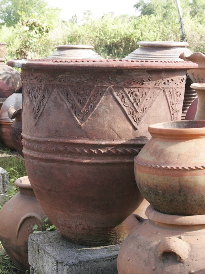 Unglazed terracotta pottery in Denpasar, Bali